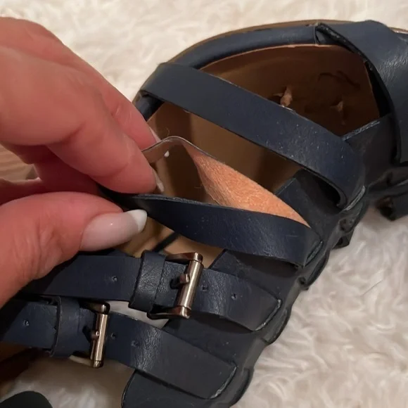 JustFab- Blue ankle strap candles - size 8 - Picture 6 of 10